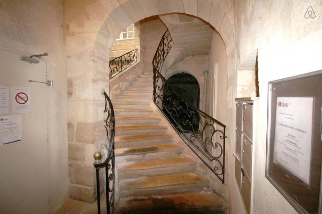 Appartement 2 Chambres En Hyper Centre Avec Balcon Bordeaux Esterno foto